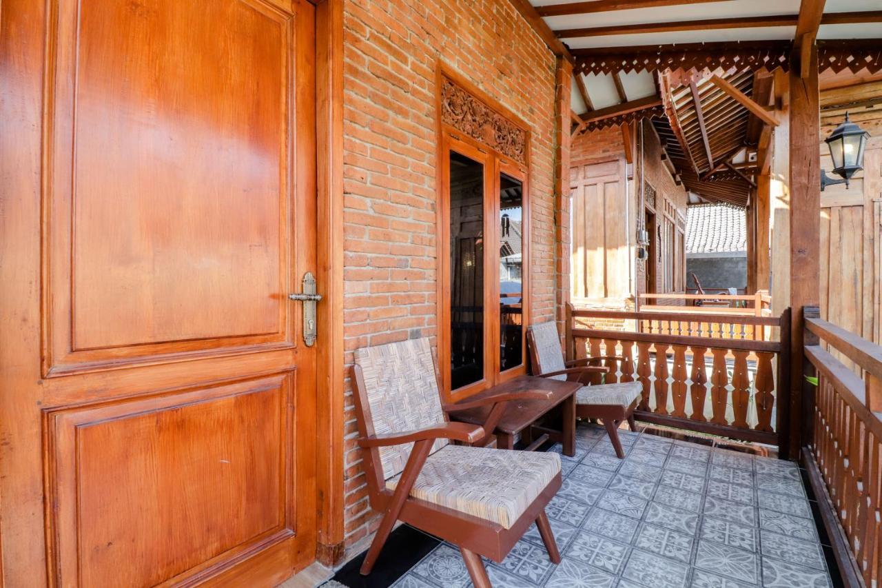 Omah Teras Bata Rumah liburan